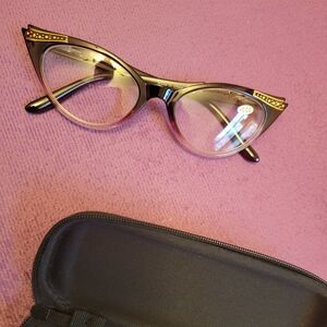 Elegant Tortise With Gold Detail, Cat-Eye Glasses with Case, Retro Looking 50's